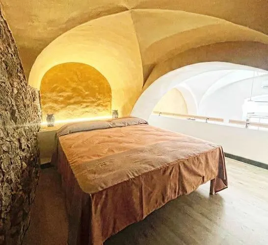 Tabula Forum House