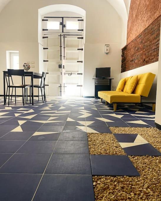 Tabula Forum House *